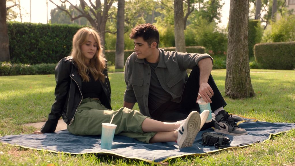 Nike Jordan 1 Sneakers of Emery Kelly as Dylan in Big Shot S01E05 “This is our House” (2021) (Image 2)