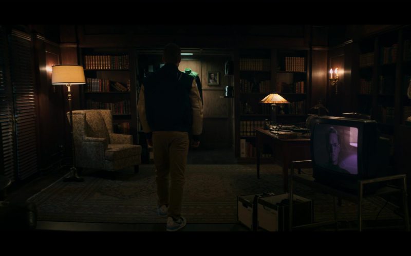 Nike Jordan Men's Sneakers in Stargirl S01E10 “Brainwave Jr.” (2020) (Image 1)