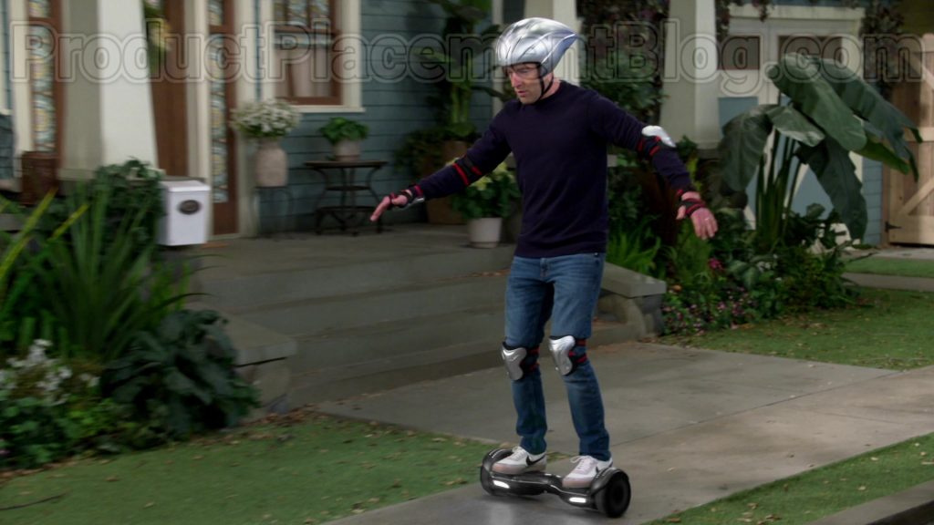 Nike Killshot 2 Leather Men's Shoes of Max Greenfield as Dave Johnson in The Neighborhood S02E21 “Welcome to the Speed Bump” (2020) (Image 1)