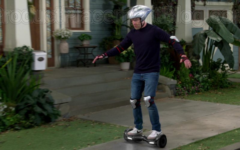 Nike Killshot 2 Leather Men's Shoes of Max Greenfield as Dave Johnson in The Neighborhood S02E21 “Welcome to the Speed Bump” (2020) (Image 1)