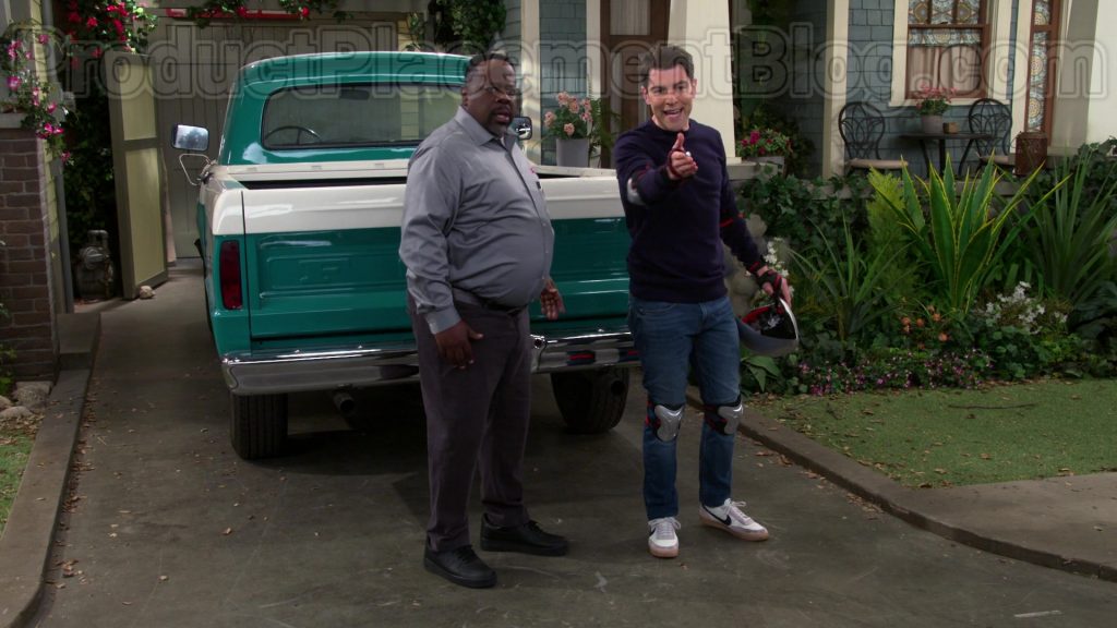 Nike Killshot 2 Leather Men's Shoes of Max Greenfield as Dave Johnson in The Neighborhood S02E21 “Welcome to the Speed Bump” (2020) (Image 3)