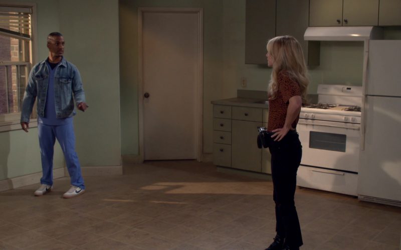 Nike Killshot 2 Sneakers of Darryl Stephens as Gideon in B Positive S01E18 “Life Expectancy” (2021) (Image 1)