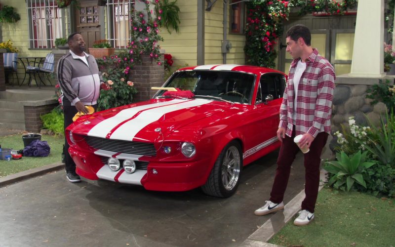 Nike Killshot Men's Sneakers of Max Greenfield as Dave in The Neighborhood S03E05 “Welcome to the Road Trip” (2020) (Image 1)