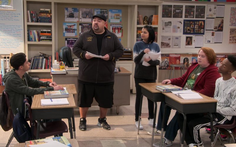 Nike Lunarglide 7 Sneakers of Gabriel Iglesias in Mr. Iglesias S03E03 “Playing Favorites” (2020) (Image 1)