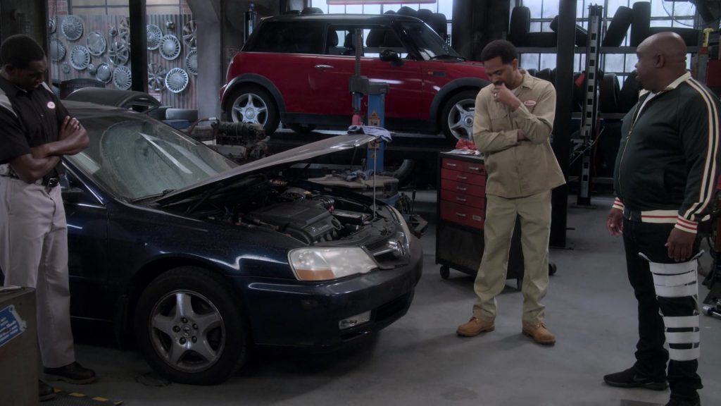 Nike Men's Black Sneakers Worn by Leonard Earl Howze as Davis in The Upshaws S02E04 “Control Issues” (2022) (Image 1)