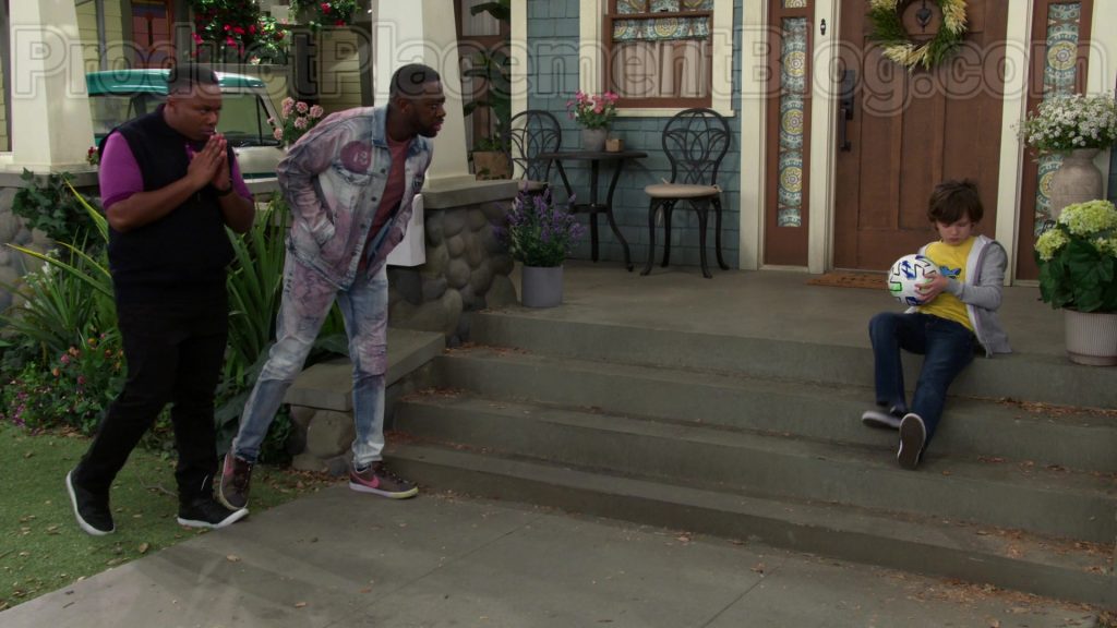 Nike Men's Low Classic Brown Shoes of Sheaun McKinney as Malcolm Butler in The Neighborhood S02E21 “Welcome to the Speed Bump” (2020) (Image 1)