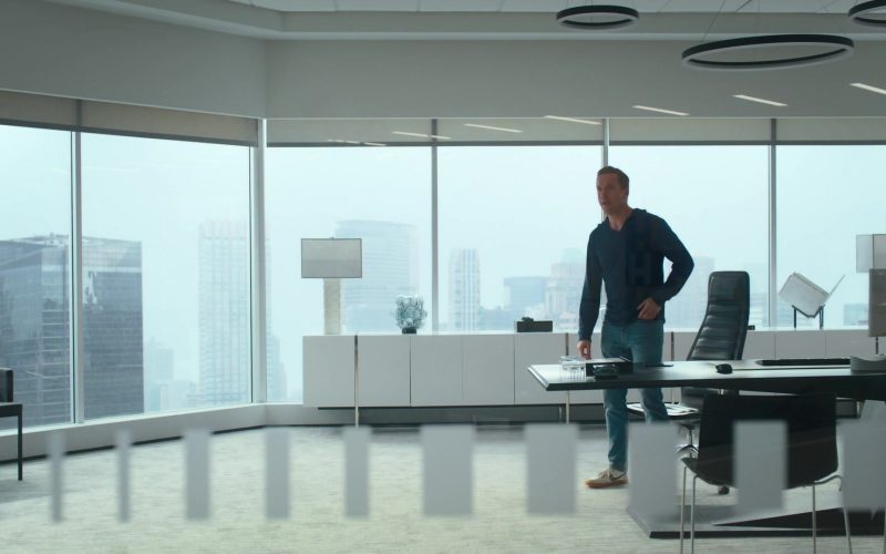 Nike Men's Shoes Worn by Damian Lewis (Bobby Axelrod) in Billions – Season 4, Episode 6, Maximum Recreational Depth (2019) (Image 1)