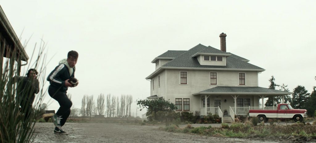 Nike Men's Shoes Worn by Jordan Elsass as Jonathan Kent in Superman & Lois S01E04 “Haywire” (2021) (Image 1)