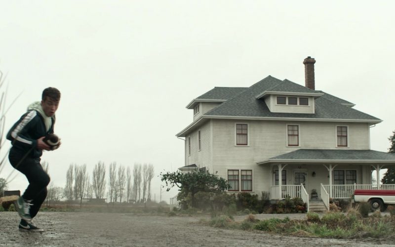 Nike Men's Shoes Worn by Jordan Elsass as Jonathan Kent in Superman & Lois S01E04 “Haywire” (2021) (Image 1)