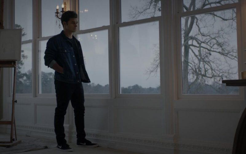 Nike Men's Shoes in Stargirl S02E05 “Summer School - Chapter Five” (2021) (Image 1)