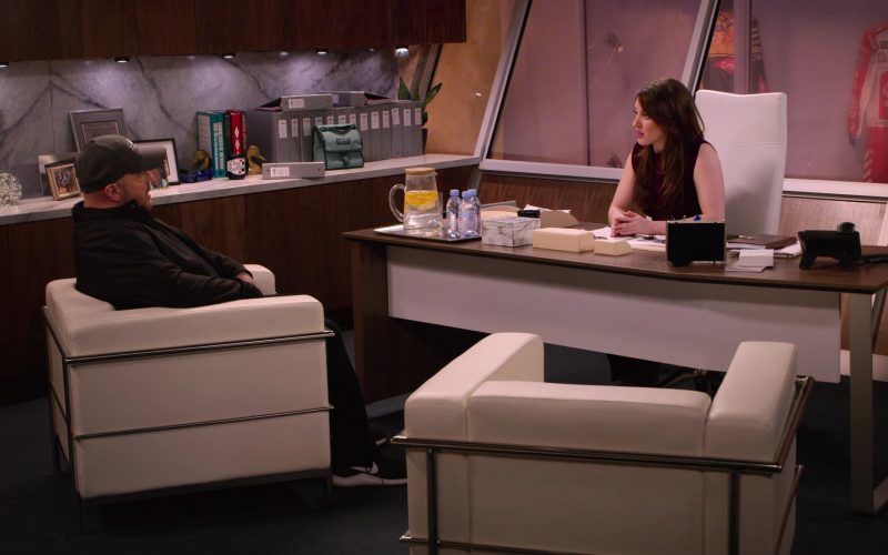 Nike Men's Shoes of Kevin James as Kevin Gibson in The Crew S01E03 “Hot Mushroom Meat” (2021) (Image 1)