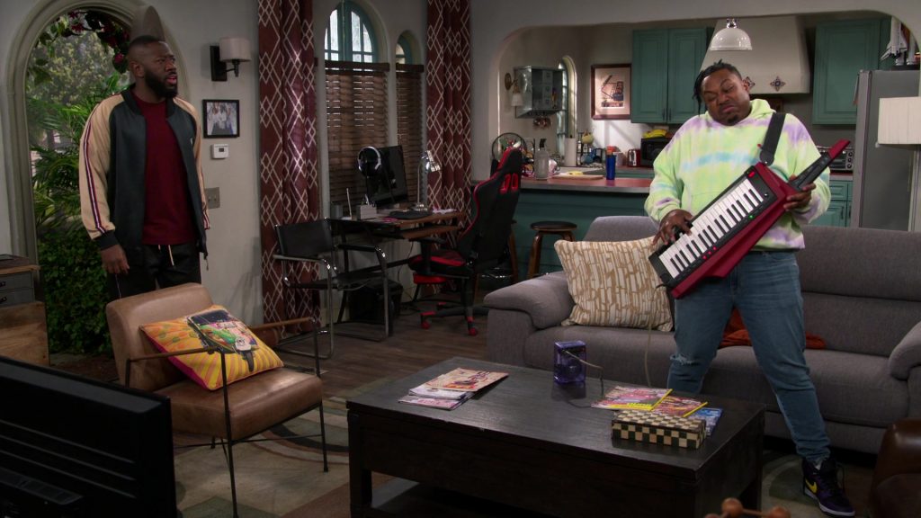Nike Men's Shoes of Marcel Spears in The Neighborhood S05E14 “Welcome to New Beginnings” (2023) (Image 1)