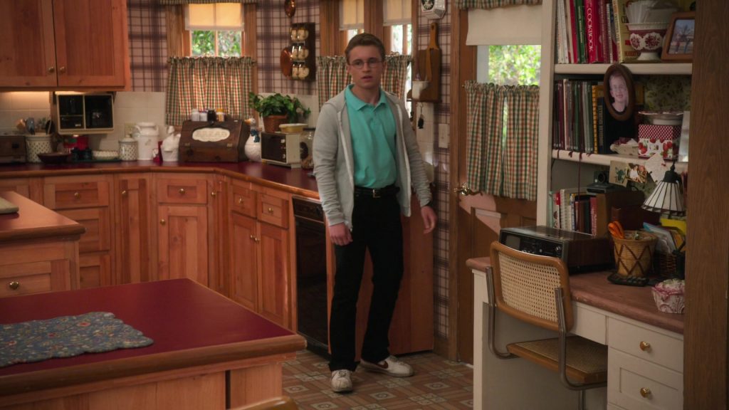 Nike Men's Shoes of Sean Giambrone in The Goldbergs S08E16 “Couple Off” (2021) (Image 1)