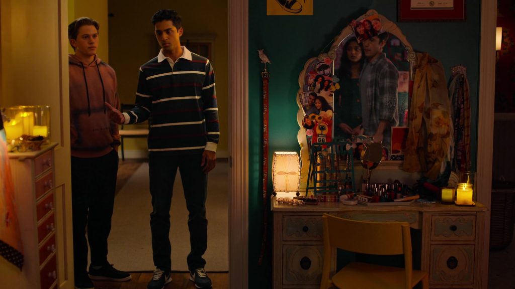 Nike Men's Sneakers Worn by Anirudh Pisharody as Des in Never Have I Ever S03E08 “…hooked up with my boyfriend” (2022) (Image 1)