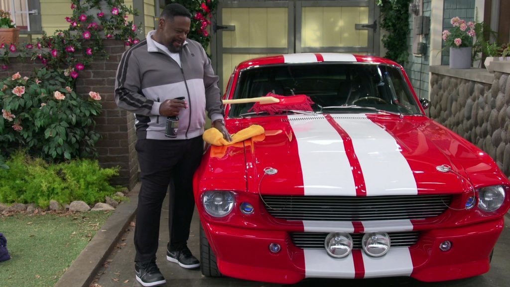 Nike Men's Sneakers Worn by Cedric the Entertainer as Calvin in The Neighborhood S03E05 “Welcome to the Road Trip” (2020) (Image 2)