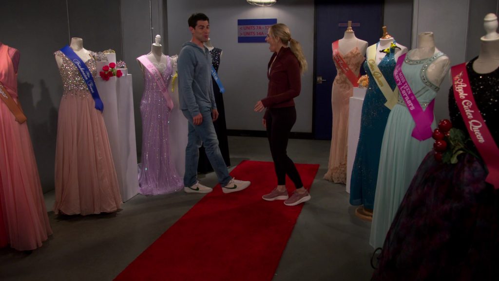 Nike Men's Sneakers Worn by Max Greenfield as Dave in The Neighborhood S04E17 “Welcome to Bro Money, Bro Problems” (2022) (Image 1)
