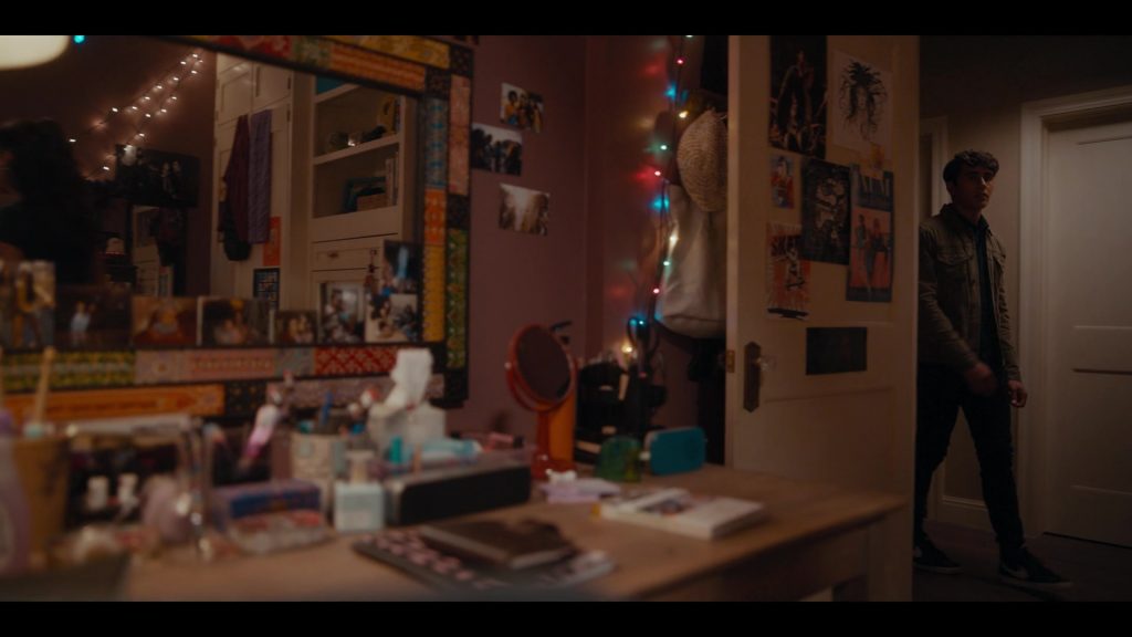 Nike Men's Sneakers Worn by Michael Cimino as Victor Salazar in Love, Victor S03E05 “Lucas and Diego” (2022) (Image 4)
