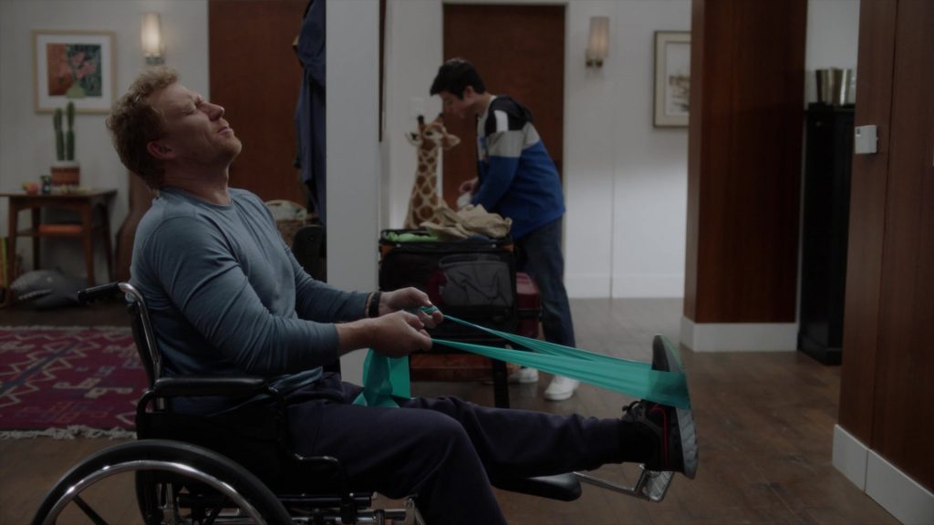 Nike Men's Sneakers in Grey's Anatomy S18E13 “Put the Squeeze on Me” (2022) (Image 1)
