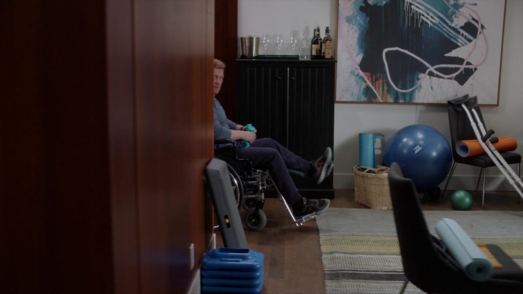 Nike Men's Sneakers in Grey's Anatomy S18E13 “Put the Squeeze on Me” (2022) (Image 2)