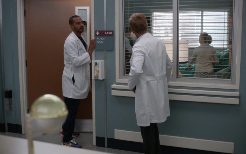 Nike Men's Sneakers in Grey's Anatomy Season 16 Episode 4 “It's Raining Men” (2019) (Image 1)