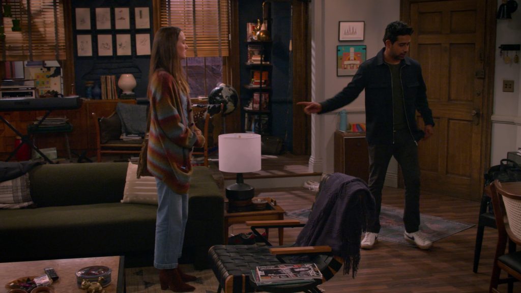 Nike Men's Sneakers in How I Met Your Father S01E08 “The Perfect Shot” (2022) (Image 1)