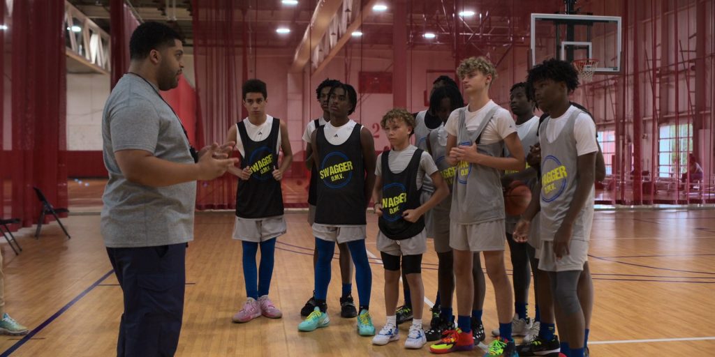 Nike Men's Sneakers in Swagger S02E01 “The World Ain't Ready” (2023) (Image 4)