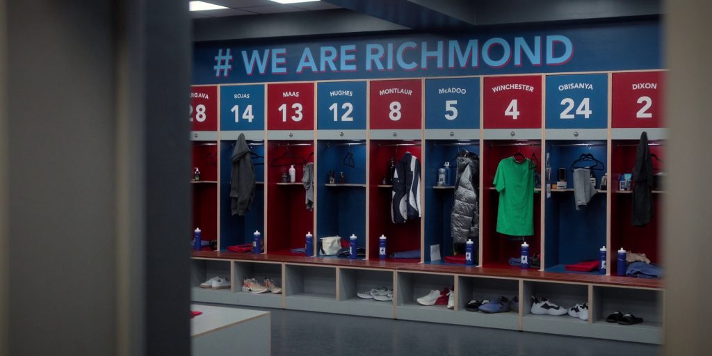 Nike Men's Sneakers in Ted Lasso S03E09 “La Locker Room Aux Folles” (2023) (Image 1)