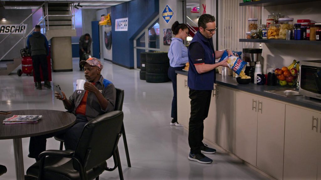 Nike Men's Sneakers of Dan Ahdoot as Amir and Ruffles Chips in The Crew S01E05 “Your Face Is A Baby” (2021) (Image 1)
