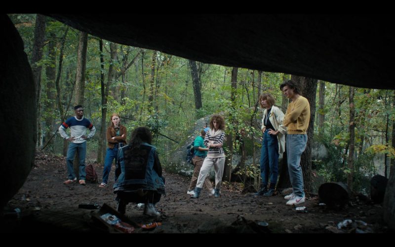 Nike Men's Sneakers of Joe Keery as Steve Harrington in Stranger Things S04E06 “Chapter Six - The Dive” (2022) (Image 1)