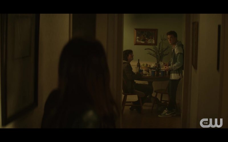 Nike Men's Sneakers of Jordan Elsass as Jonathan Kent in Superman & Lois S01E02 “Heritage” (2021) (Image 1)