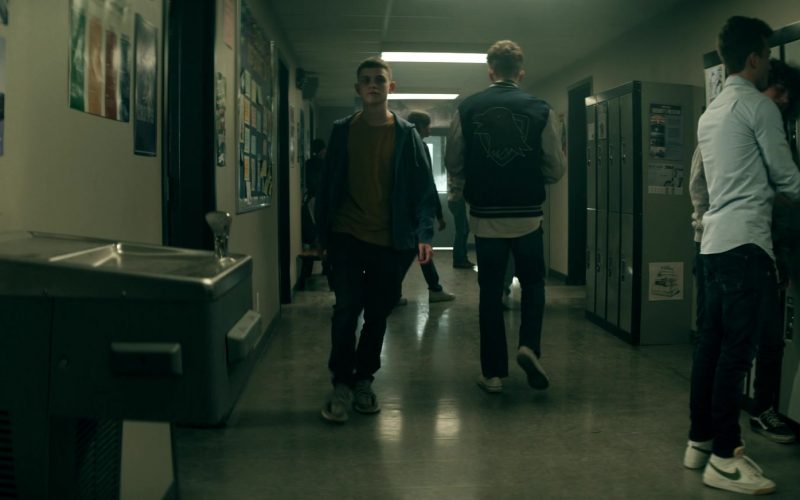 Nike Men's Sneakers of Jordan Elsass as Jonathan Kent in Superman & Lois S01E06 “Broken Trust” (2021) (Image 1)