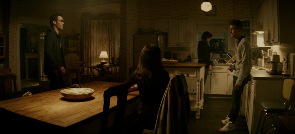 Nike Men's Sneakers of Jordan Elsass as Jonathan Kent in Superman & Lois S01E06 “Broken Trust” (2021) (Image 2)