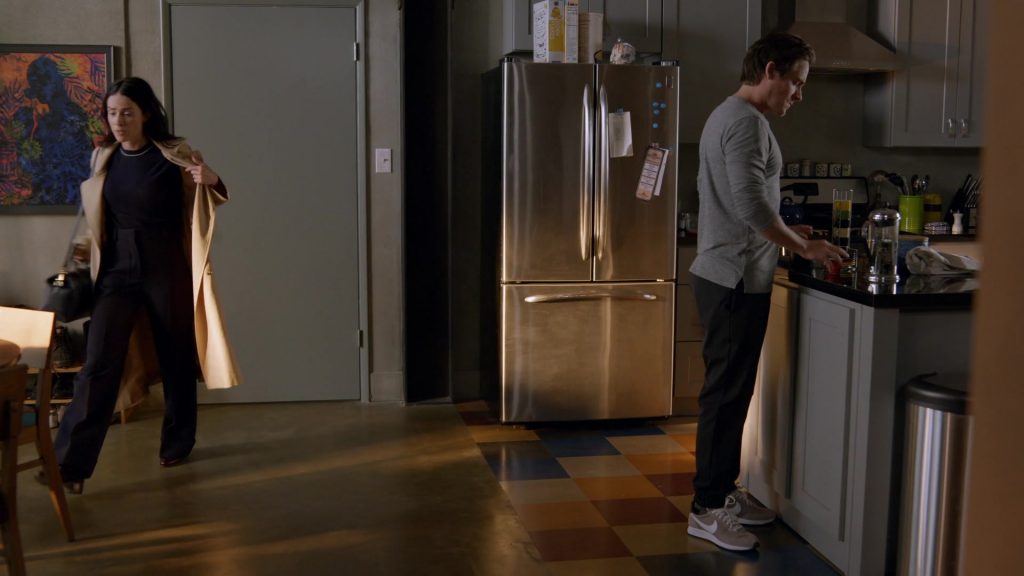 Nike Men's Sneakers of Kevin Zegers as Nate in Rebel S01E06 “Conceal and Carry” (2021) (Image 1)