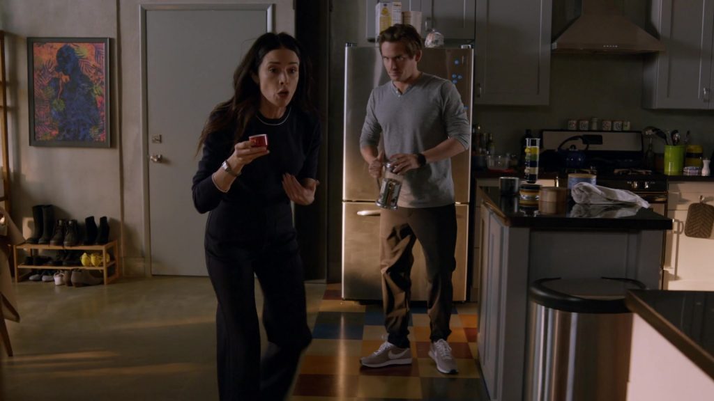 Nike Men's Sneakers of Kevin Zegers as Nate in Rebel S01E06 “Conceal and Carry” (2021) (Image 2)