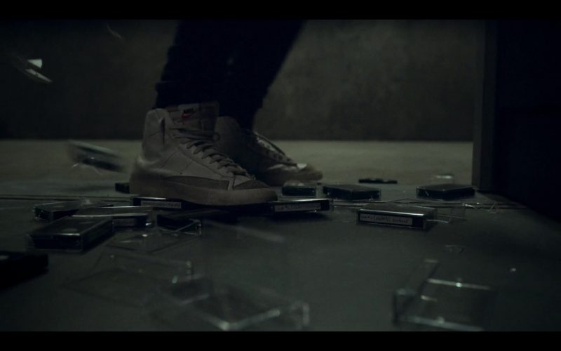 Nike Men's Sneakers of Mamoudou Athie as Dan Turner in Archive 81 S01E06 “The Circle” (2022) (Image 1)