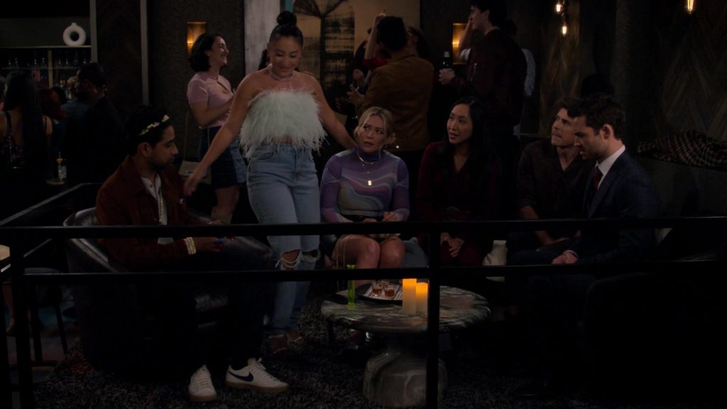 Nike Men's Sneakers of Suraj Sharma as Sid in How I Met Your Father S01E02 “FOMO” (2022) (Image 1)