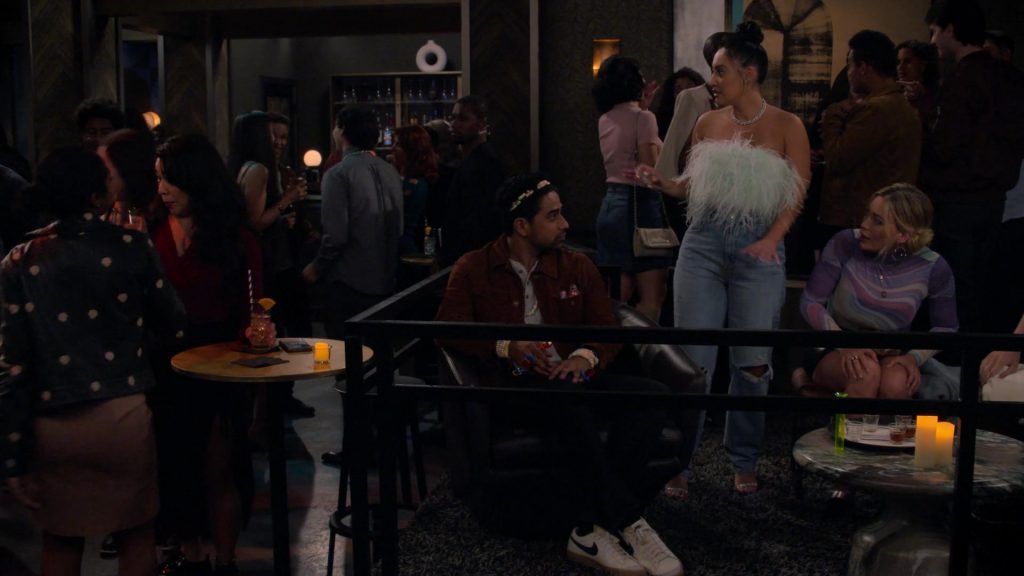Nike Men's Sneakers of Suraj Sharma as Sid in How I Met Your Father S01E02 “FOMO” (2022) (Image 2)