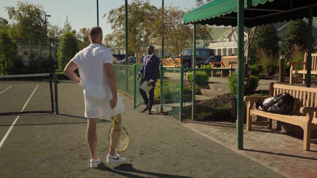 Nike Men's White Sneakers in Our Kind of People S01E08 “Sistervention” (2021) (Image 1)
