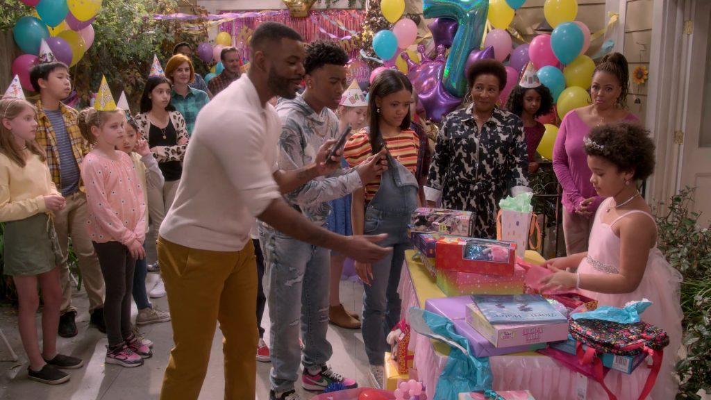 Nike Multi-Color Sneakers Worn by Diamond Lyons as Kelvin in The Upshaws S02E04 “Control Issues” (2022) (Image 1)