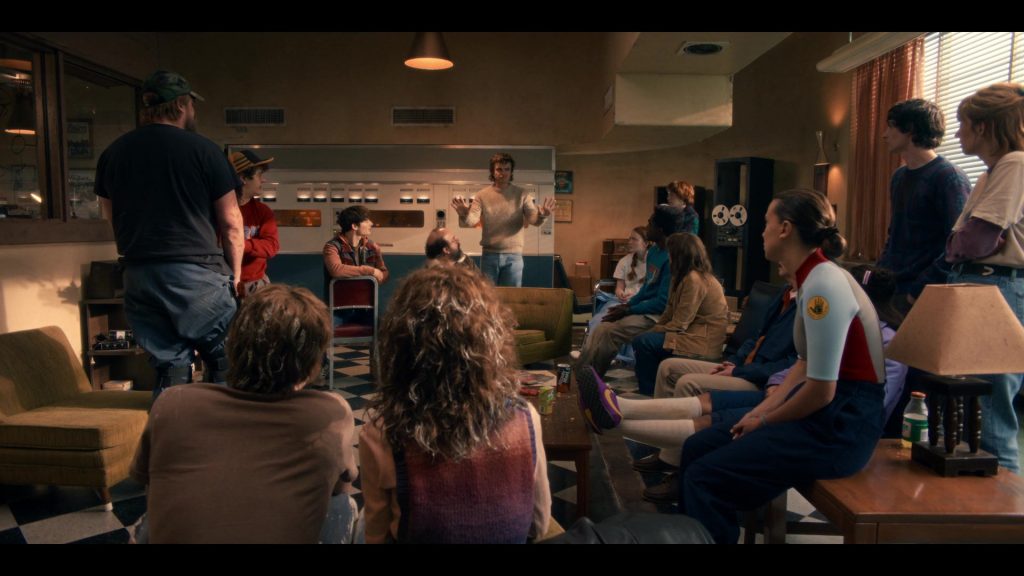 Nike Shoes, Hi-C, Minute Maid, Gatorade, Body Glove in Stranger Things S05E07 “Chapter Seven – The Bridge” (2025) (Image 3)