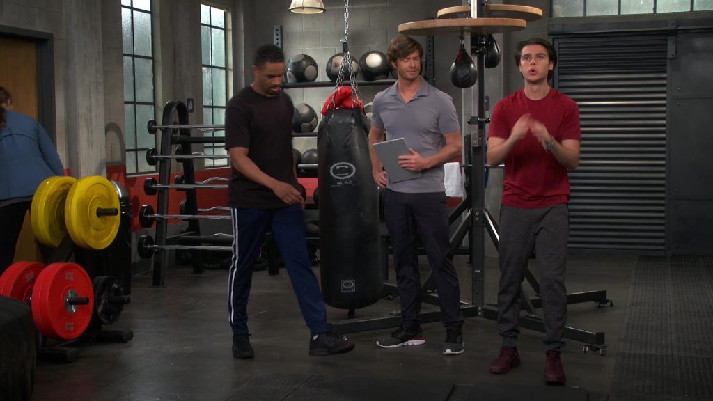 Nike Shoes Worn by Damon Wayans Jr. (Jake) in Happy Together - Season 1, Episode 3, “Let's Work It Out” (2018) (Image 1)