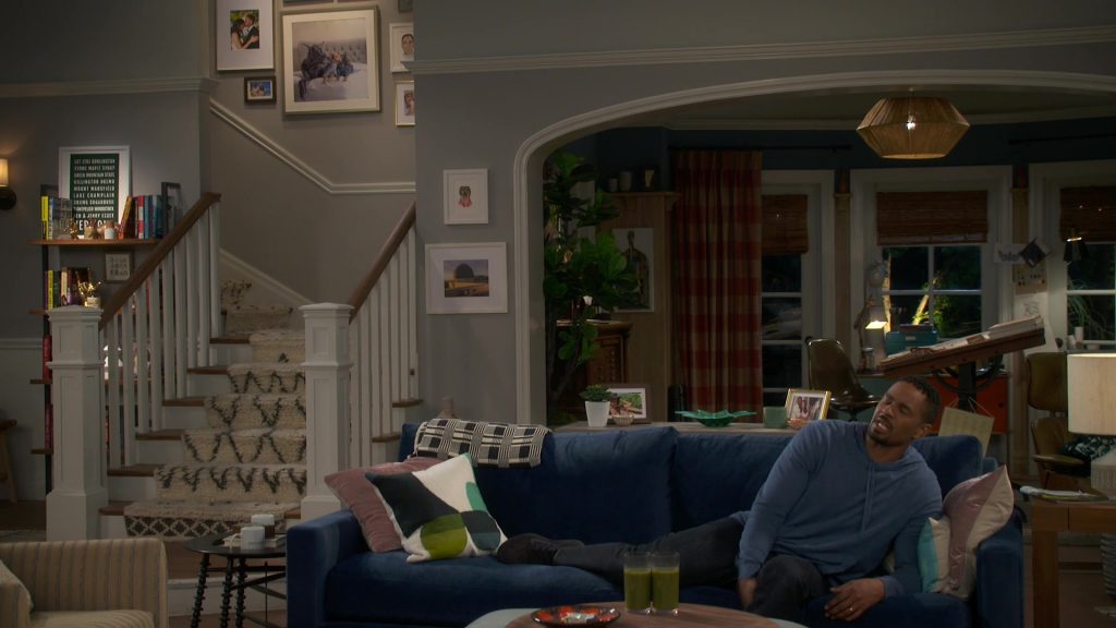 Nike Shoes Worn by Damon Wayans Jr. (Jake) in Happy Together - Season 1, Episode 3, “Let's Work It Out” (2018) (Image 2)