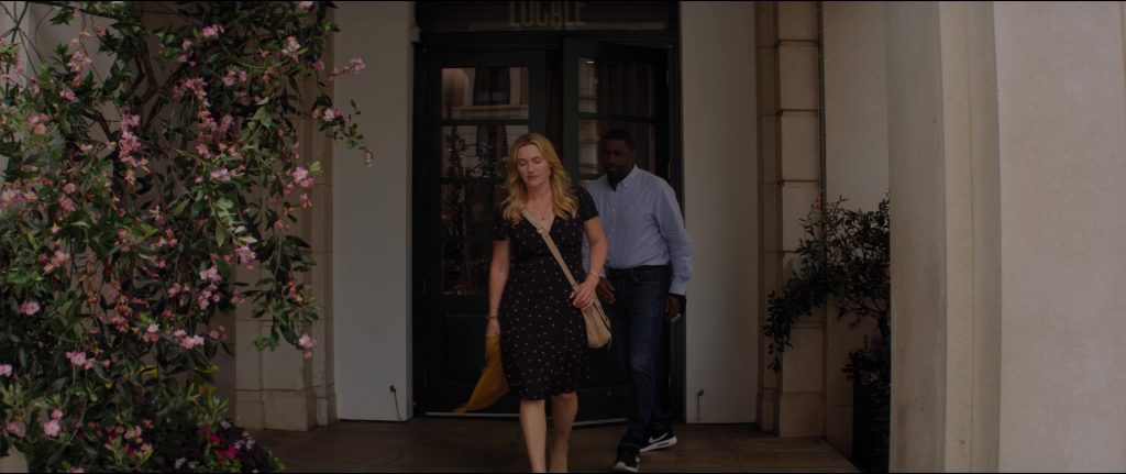 Nike Shoes Worn by Idris Elba in The Mountain Between Us (2017) (Image 4)
