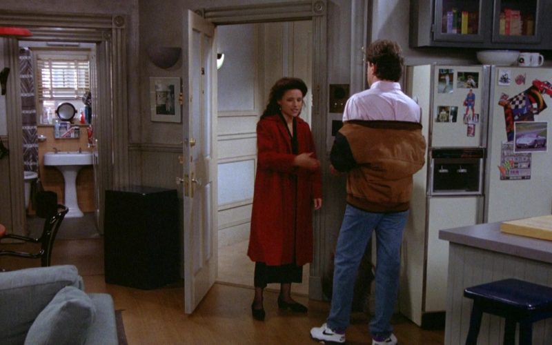 Nike Shoes Worn by Jerry in Seinfeld Season 5 Episode 9 “The Masseuse” (1993) (Image 1)