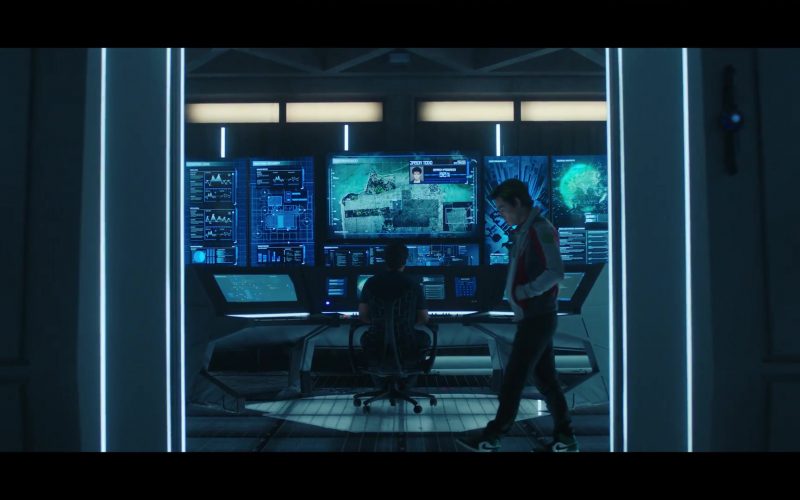 Nike Shoes Worn by Ryan Potter as Garfield ‘Gar' Logan in Titans – Season 2 Episode 5 Deathstroke (2019) (Image 1)