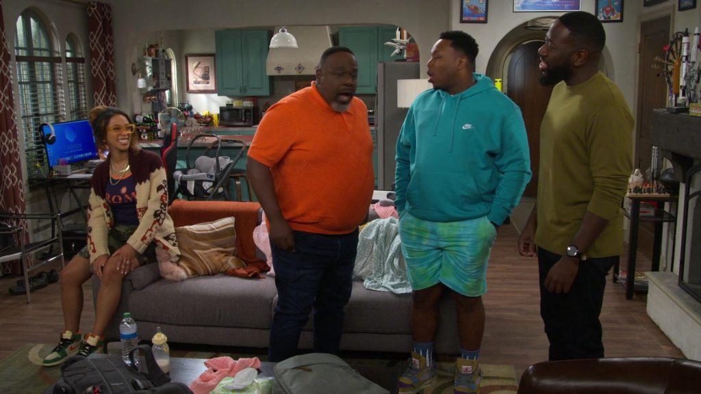 Nike Shoes and Hoodie in The Neighborhood S07E05 “Welcome to Commitment” (2024) (Image 5)