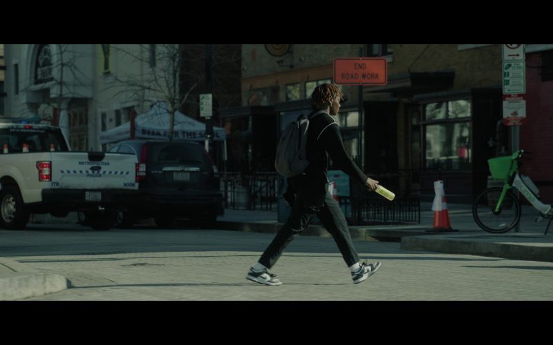 Nike Shoes and Lime Electric Bike in Cross S01E07 “Happy Birthday” (2024) (Image 1)