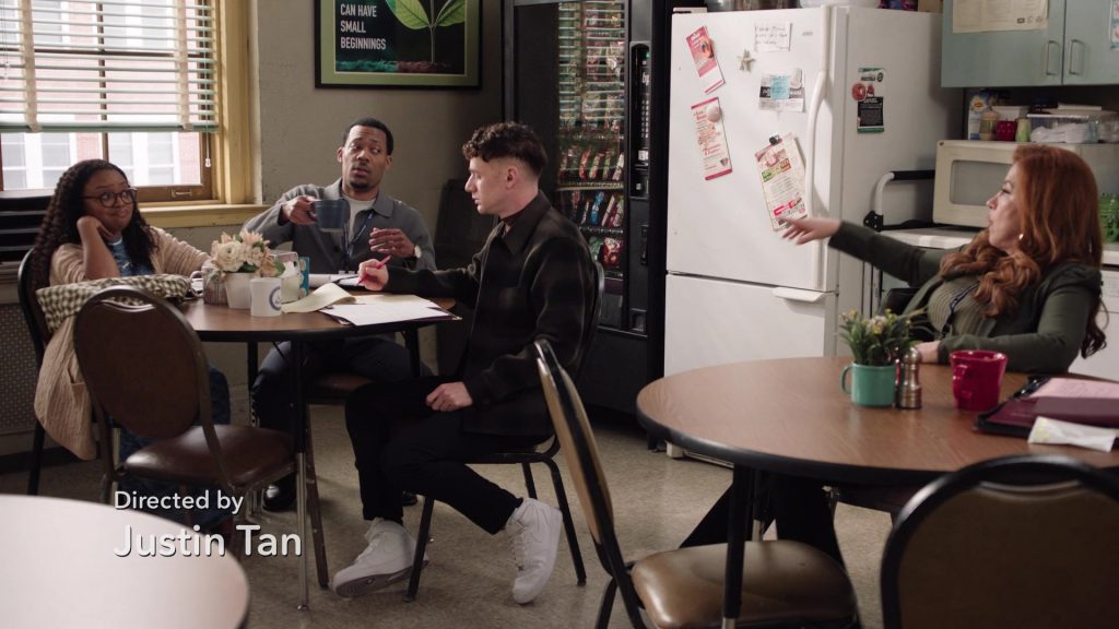 Nike Shoes and Lipton Tea in Abbott Elementary S04E05 “Dad Fight” (2024) (Image 2)