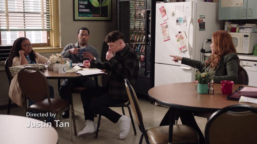 Nike Shoes and Lipton Tea in Abbott Elementary S04E05 “Dad Fight” (2024) (Image 3)