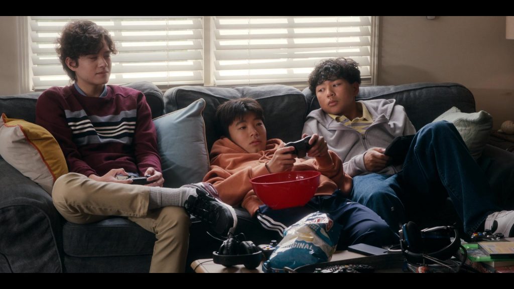 Nike Shoes in A Man on the Inside S02E03 “Family Weekend” (2025) (Image 6)